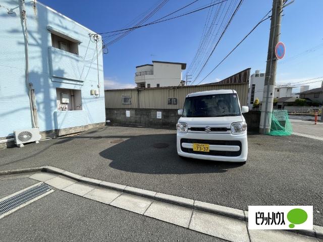 メゾン春日（202） 駐車場