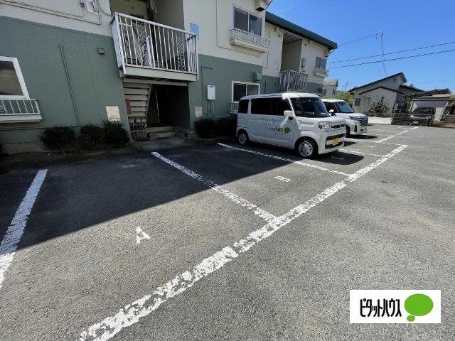 プレジール高塚A棟（105） 駐車場