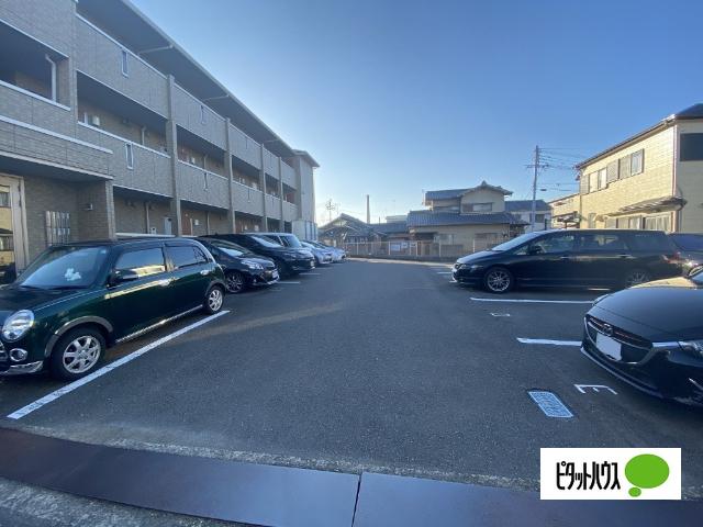 ハーベスト平田（301） 駐車場