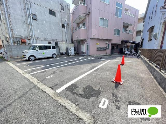 ハナノマンション（206） 駐車場