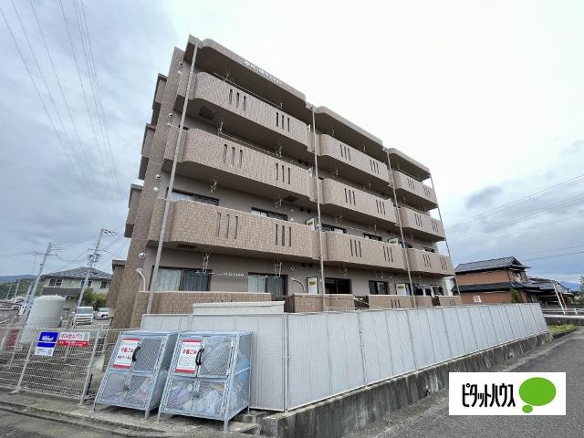 御坊駅より徒歩13分 築15年 3階建の賃貸物件