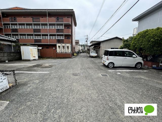 メゾン山光 駐車場