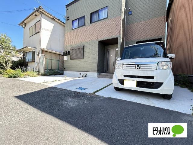 ラピュタ島崎（101） 駐車場