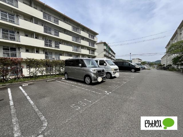 ビレッジハウス鳴滝20号棟（0405） 駐車場