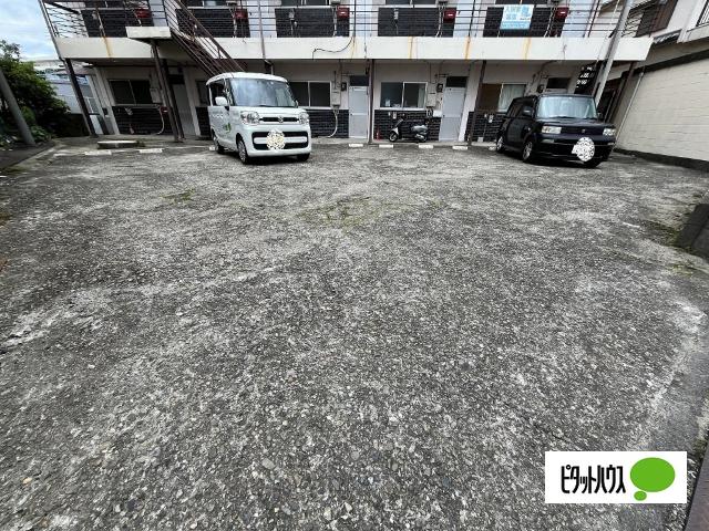直川アパート（1） 駐車場
