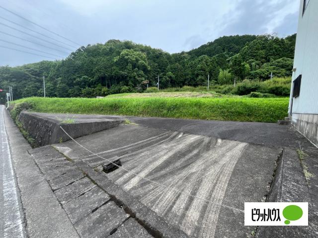 七山倉庫 駐車場
