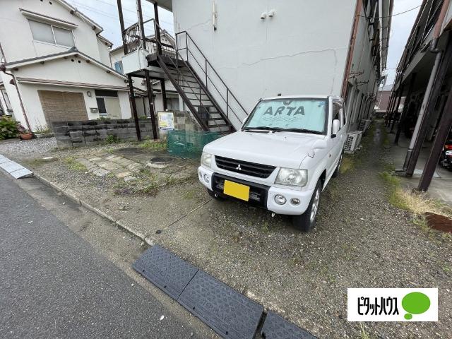 メゾン西庄Ⅱ（2） 駐車場