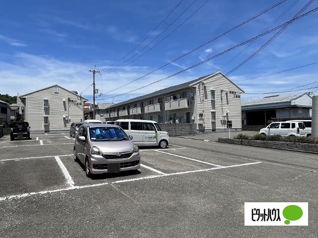 和歌川弐番館（205） 駐車場