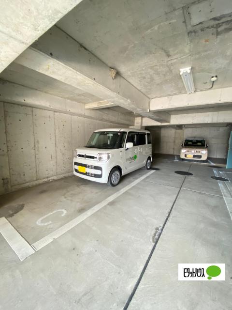 ＷＩＮ　ＮＩＳＨＩＭＡＥ（201） 駐車場