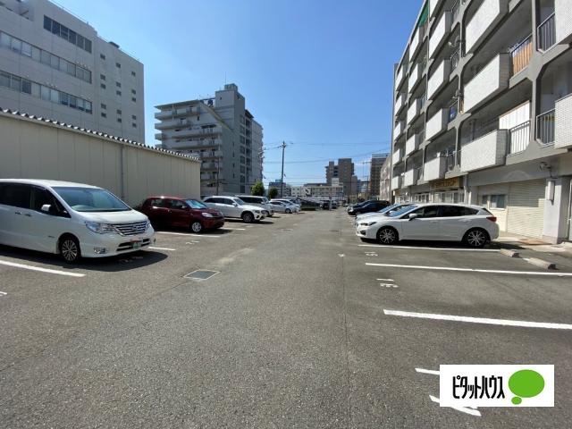 ひらたパークハイツ（207） 駐車場
