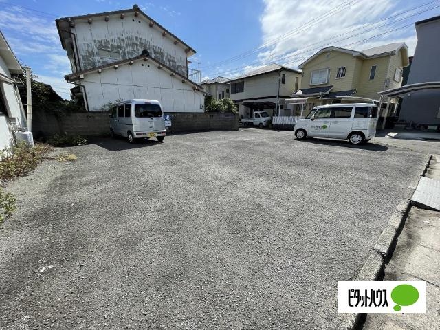 福島アパート（3） 駐車場