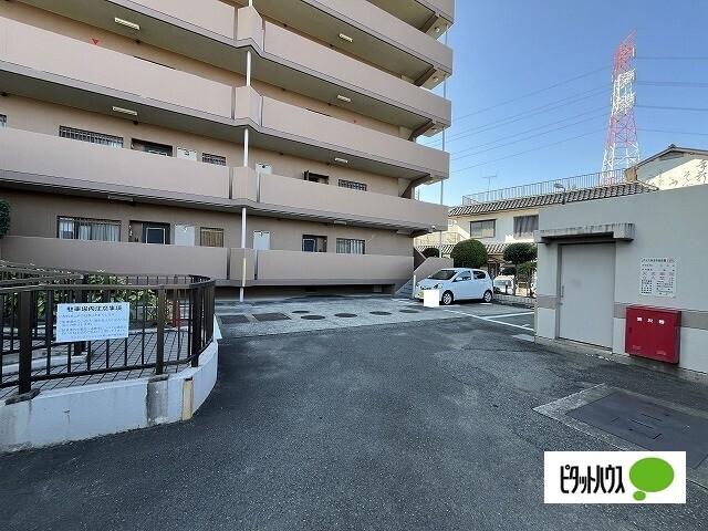 ライオンズマンション船戸（1201） 駐車場