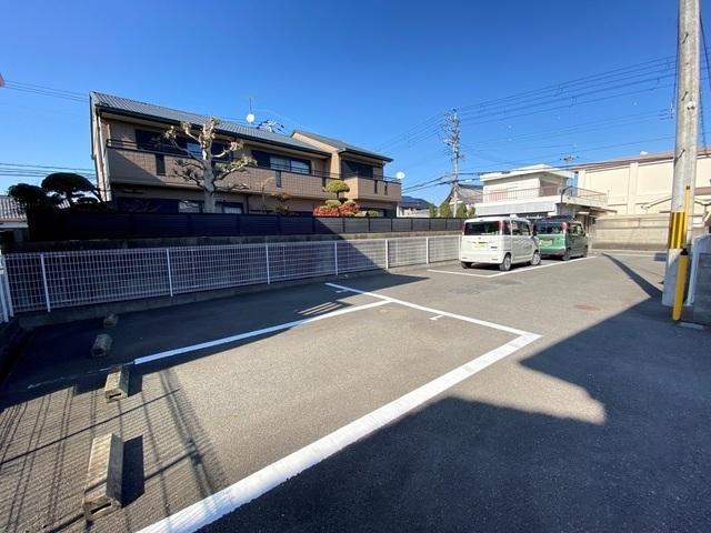 和歌山市鳴神テラスハウス 駐車場