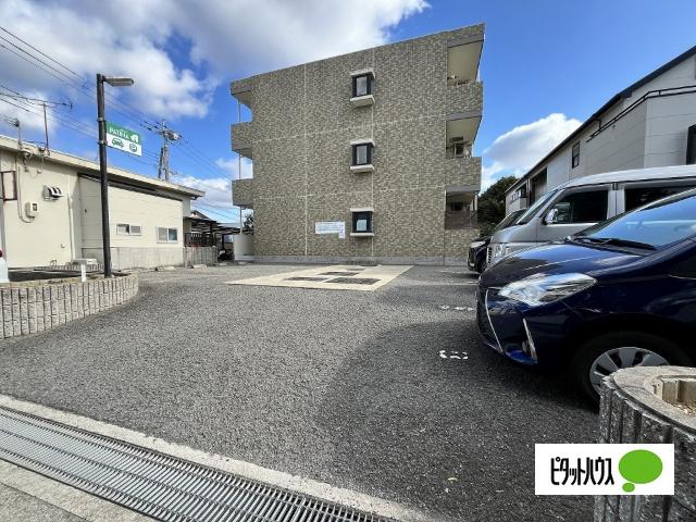 パティナA（302） 駐車場