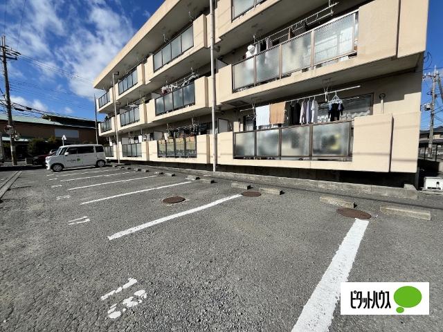 グレイスN（105） 駐車場