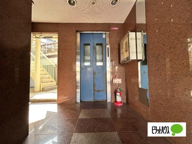 シャトー湊本町（5-B） ロビー