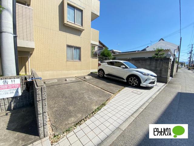 ブルックレジデンス（301） 駐車場