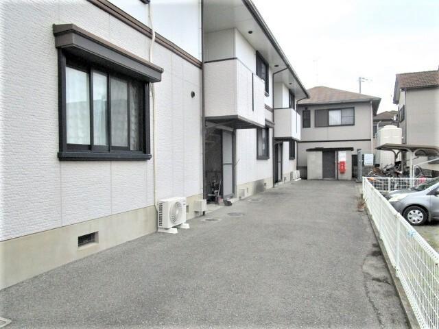 ハイカムール西小二里 エントランス