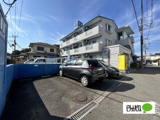ブルーハイツ塩屋（203） 駐車場