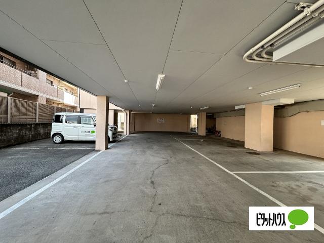 エクセルマンション湊御殿（304） 駐車場