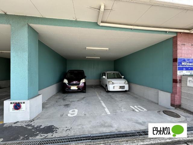 フォースアベニュー（407） 駐車場