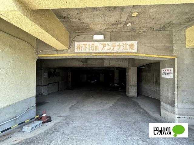 アベニュー砂山（3-B） 駐車場