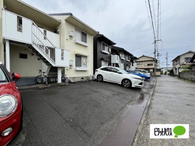 カンファーツリービュー（207） 駐車場