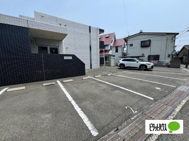 Glanzみなと（102） 駐車場