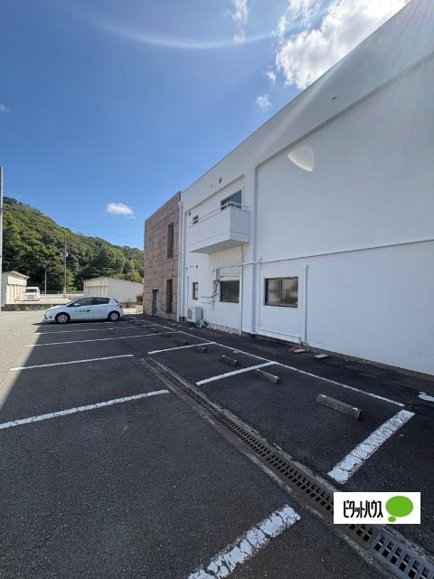 和歌浦西1-1-10店舗（1Ｆ） 駐車場