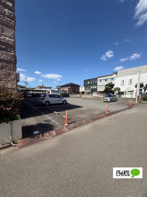 和歌浦西1-1-10店舗（1Ｆ） 駐車場