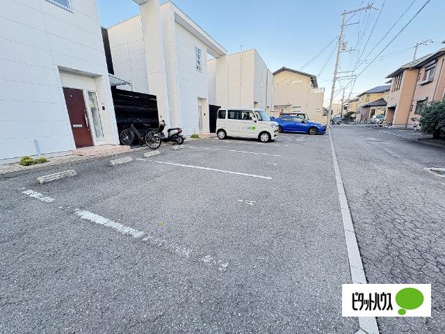 シンフォニア（B） 駐車場