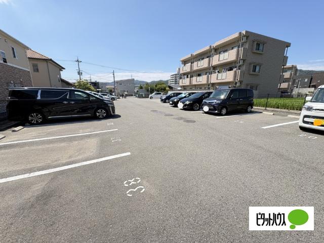 ユーミーSKⅡ（405） 駐車場