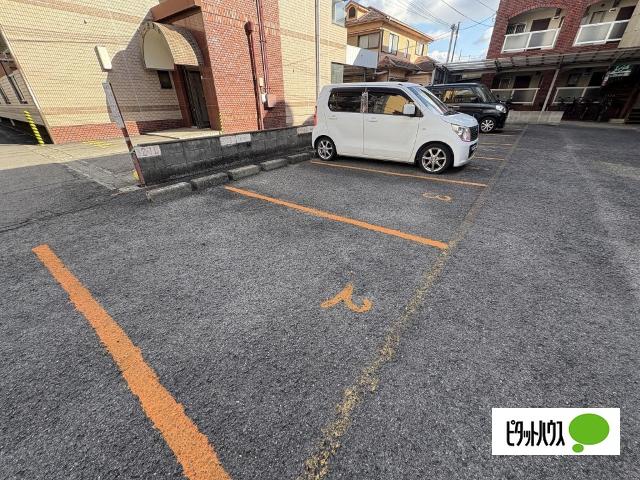 幸福マンション（203） 駐車場
