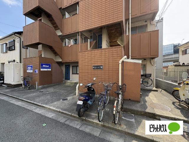 納定シルク館（301） ロビー