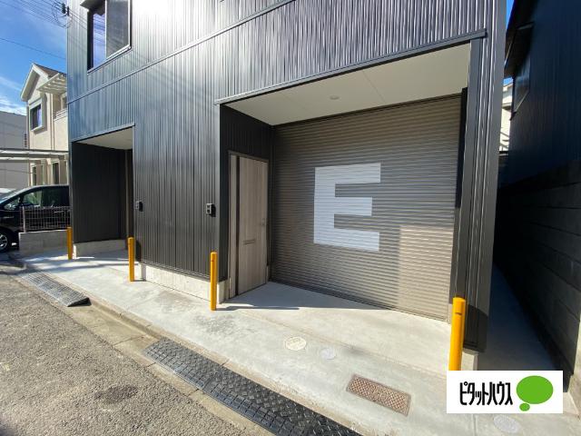 ベース・ワン榎原（D） エントランス