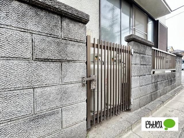 関戸2丁目12-25戸建（-） エントランス