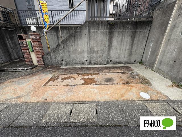 さつき台　戸建（-） 駐車場