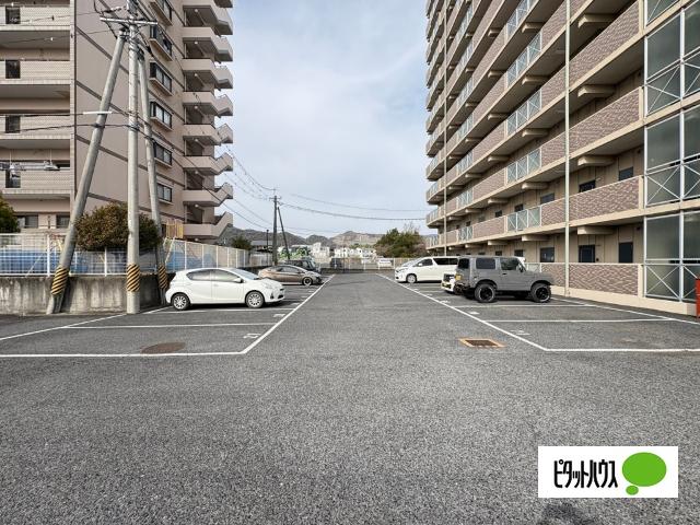 GM　IWADE（701） 駐車場