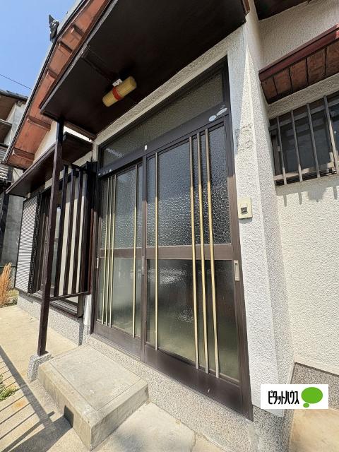 和歌山市六十谷戸建（-） エントランス