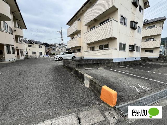 メロディーハイムしみず（C-8） 駐車場