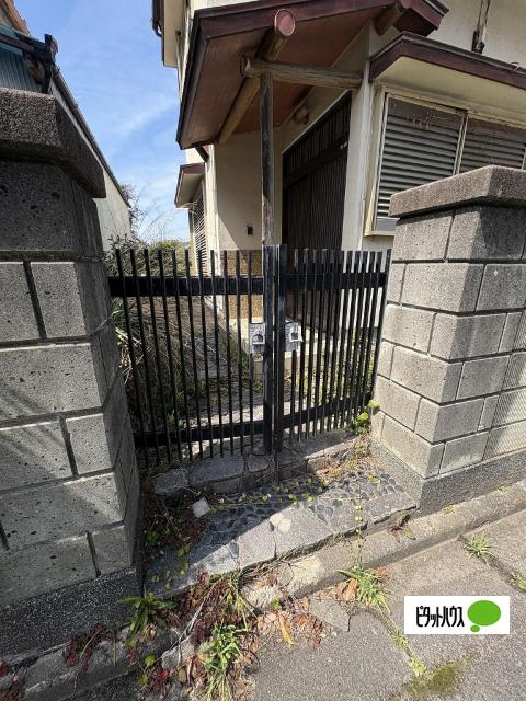 園部車庫付き戸建て?（-） エントランス