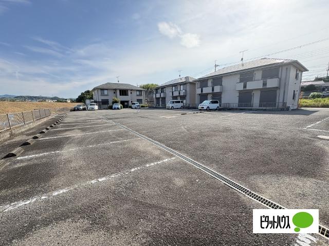 シャーメゾン貴志川（101） 駐車場