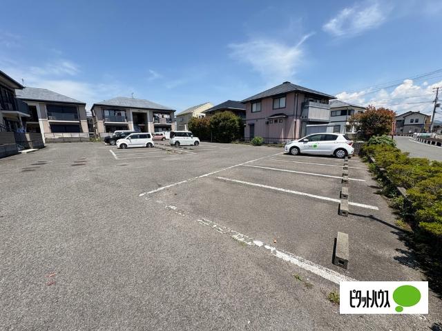 サニーコート（108） 駐車場