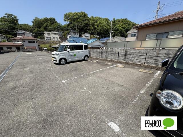 グランチェスタⅡ（103） 駐車場
