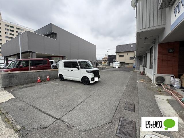 マノワールあおぞら（305） 駐車場
