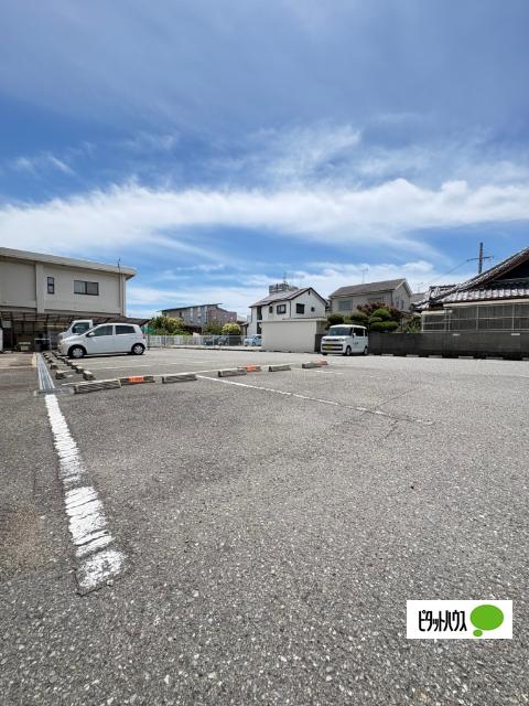 Ｎマンション 駐車場