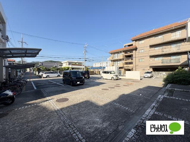 ＫアパルトマンⅡ 駐車場