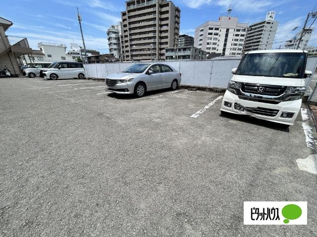 マンション吹上（302） 駐車場