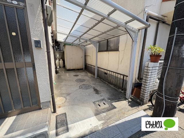 松江中戸建 駐車場