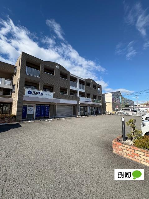 サンライズ三崎（102） 駐車場